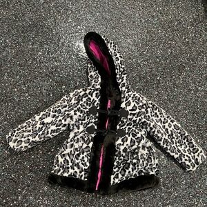 Rothschild Baby-Girls Faux Fur Teddy Jacket, White Leopard 2T